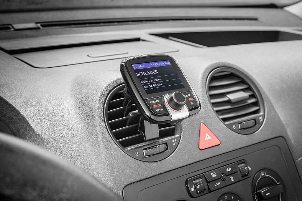 Perfekter Digitalradio-Empfang im Auto dank Dual DAB CA 10